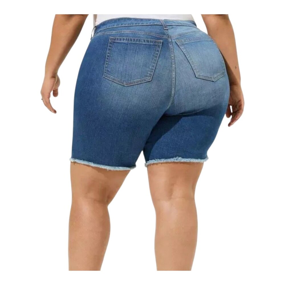 Torrid Perfect 10" Boyfriend Denim Bermuda Short Vintage Stretch Women's 18 - Picture 4 of 9